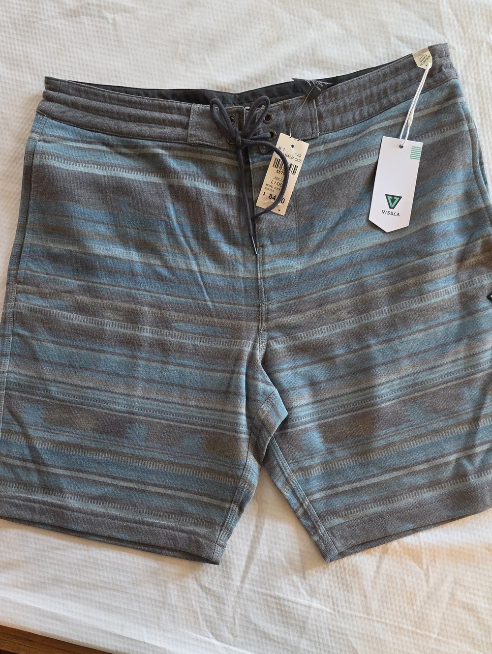 NWT Vissla Sofa Surf shorts! L